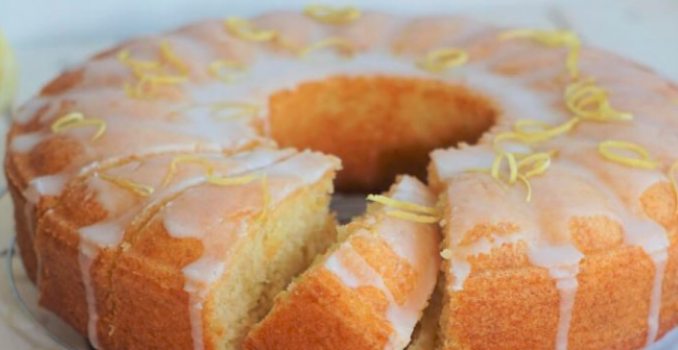 Zitronen-Buttermilch-Kuchen