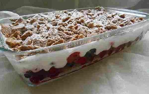 Weihnachtliches-Tiramisu-haut-immer-wieder-vom-Hocker-