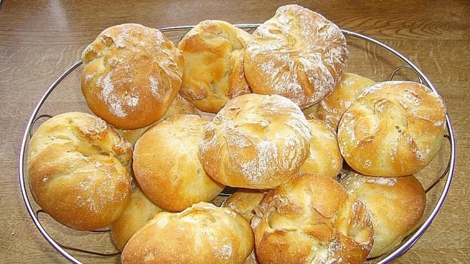 Kartoffelbrötchen-mit-genialer-Kruste-2